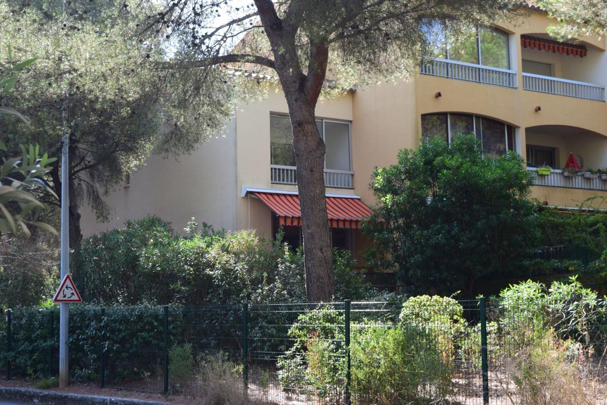 Apartment T2 Climatise A 500m De La Sur La Presqu'ile De Mandrier Sur *